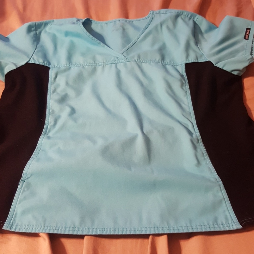 Cherokee scrub top